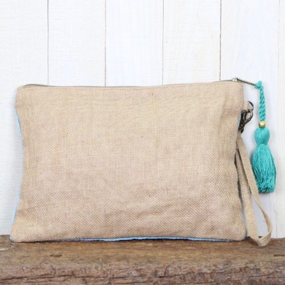 Last 1! 🌟HP 3/31🌟 Beaded Jute Clutch - Picture 2 of 3